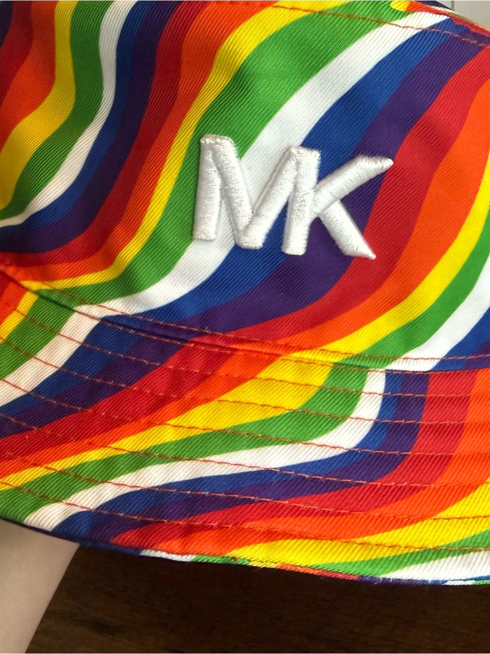 RARE! Like new men’s/women’s Michael Kors Pride Capsule Collection Bucket Hat - Picture 3 of 5